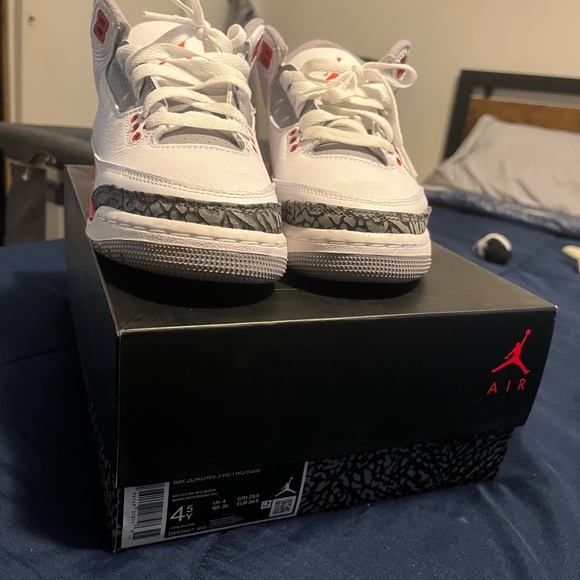 Size 4.5 Jordan - Picture 3 of 4
